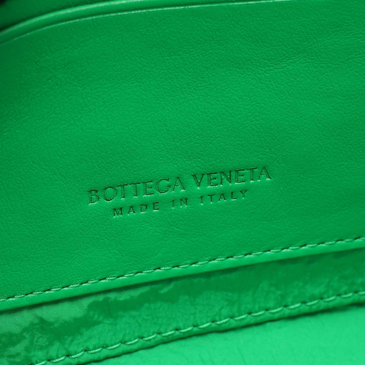 BOTTEGA VENETA Intrecciato Rubber Leather Bag Green