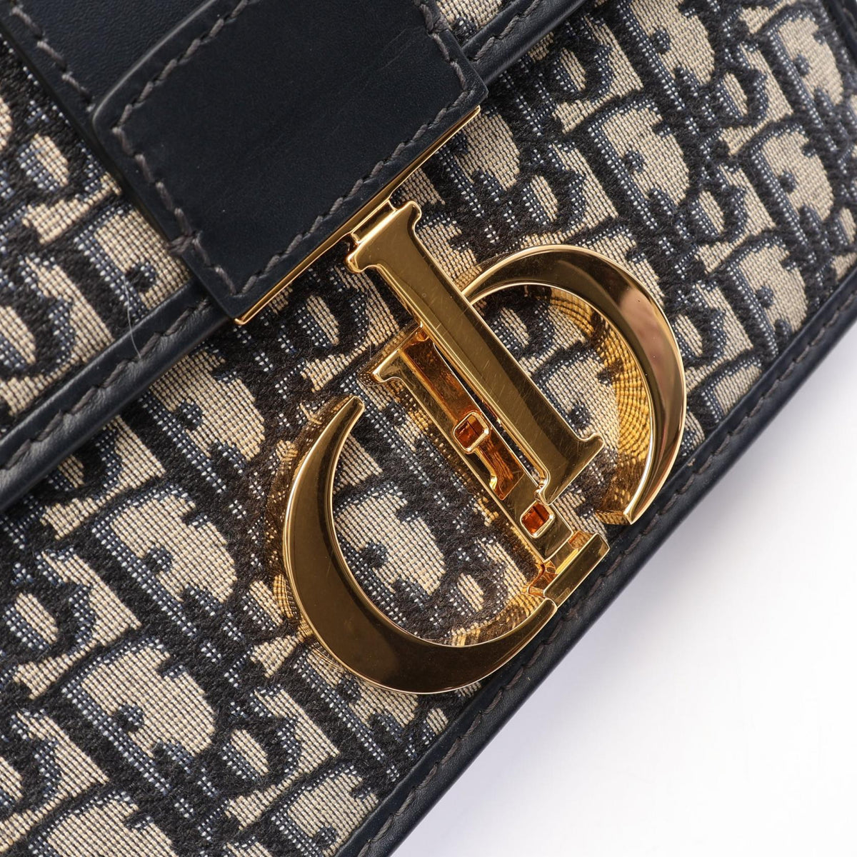 Dior 30 MONTAIGNE Beige Shoulder Bag