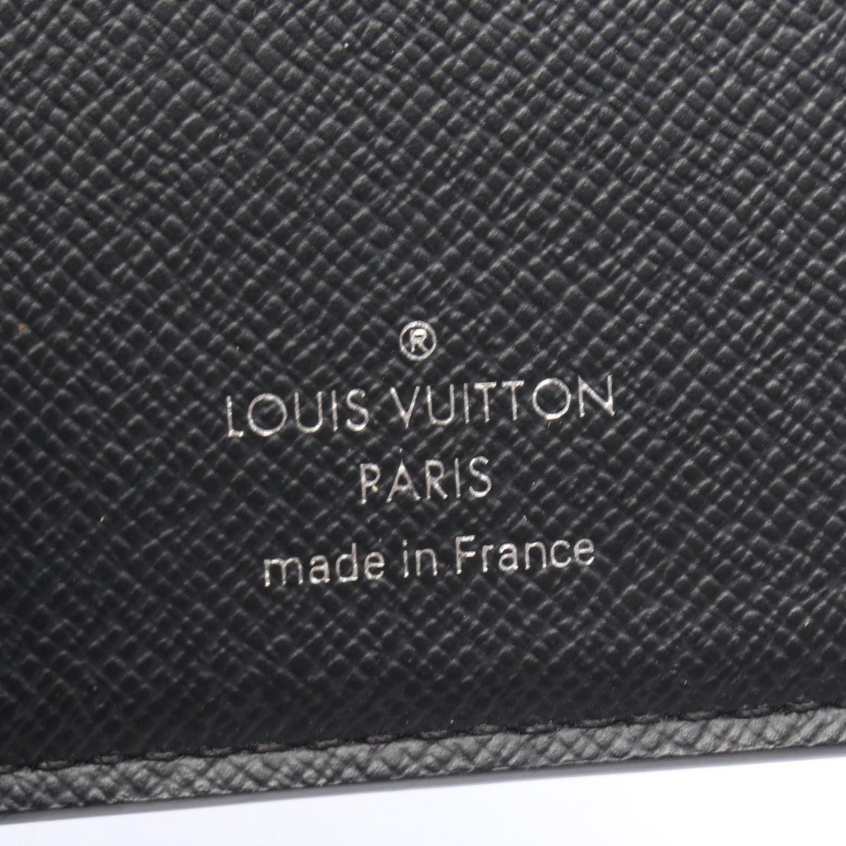 LOUIS VUITTON Portefeuille Brazza Taiga Leather Wallet Black