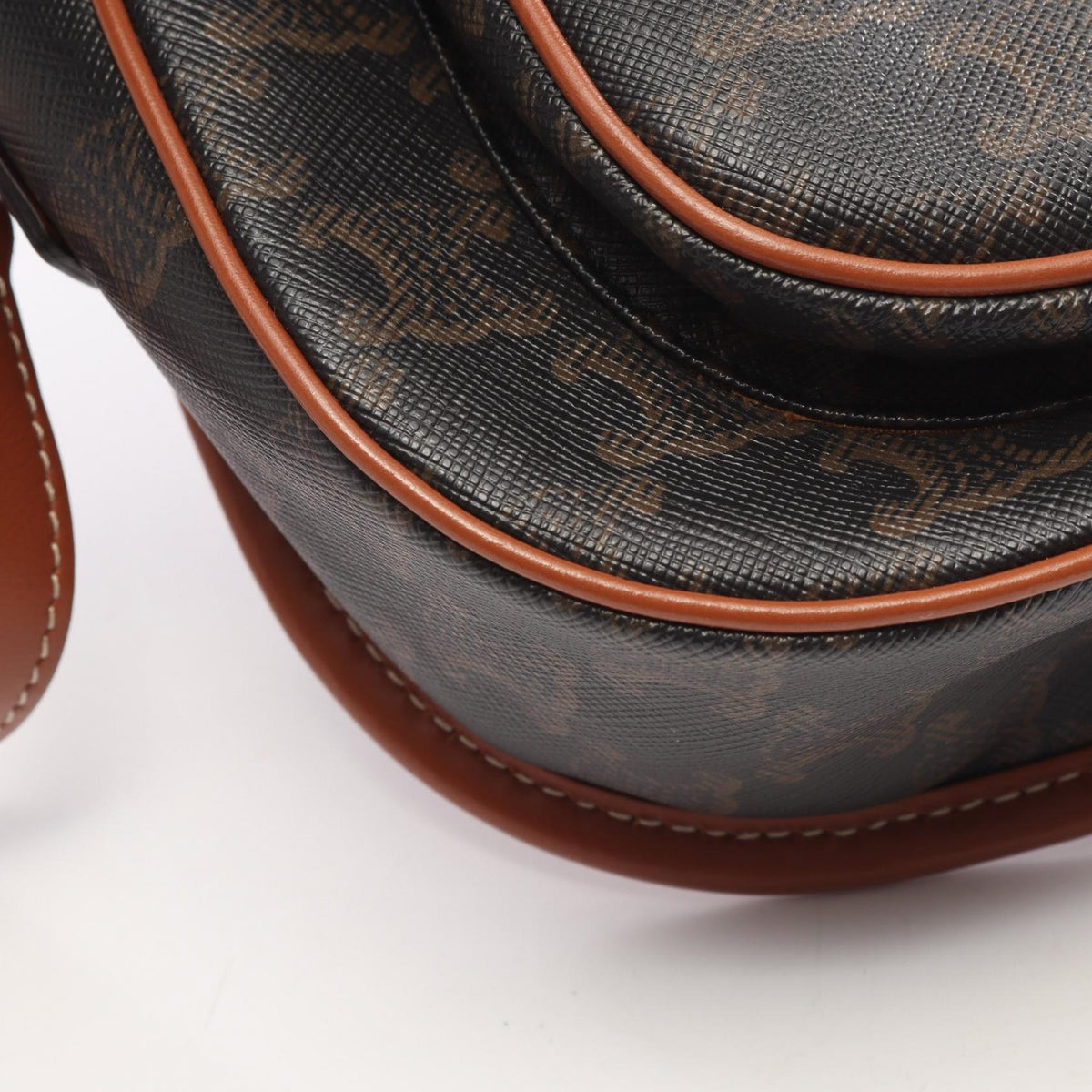 CELINE Folco Medium Triomphe Bag Black