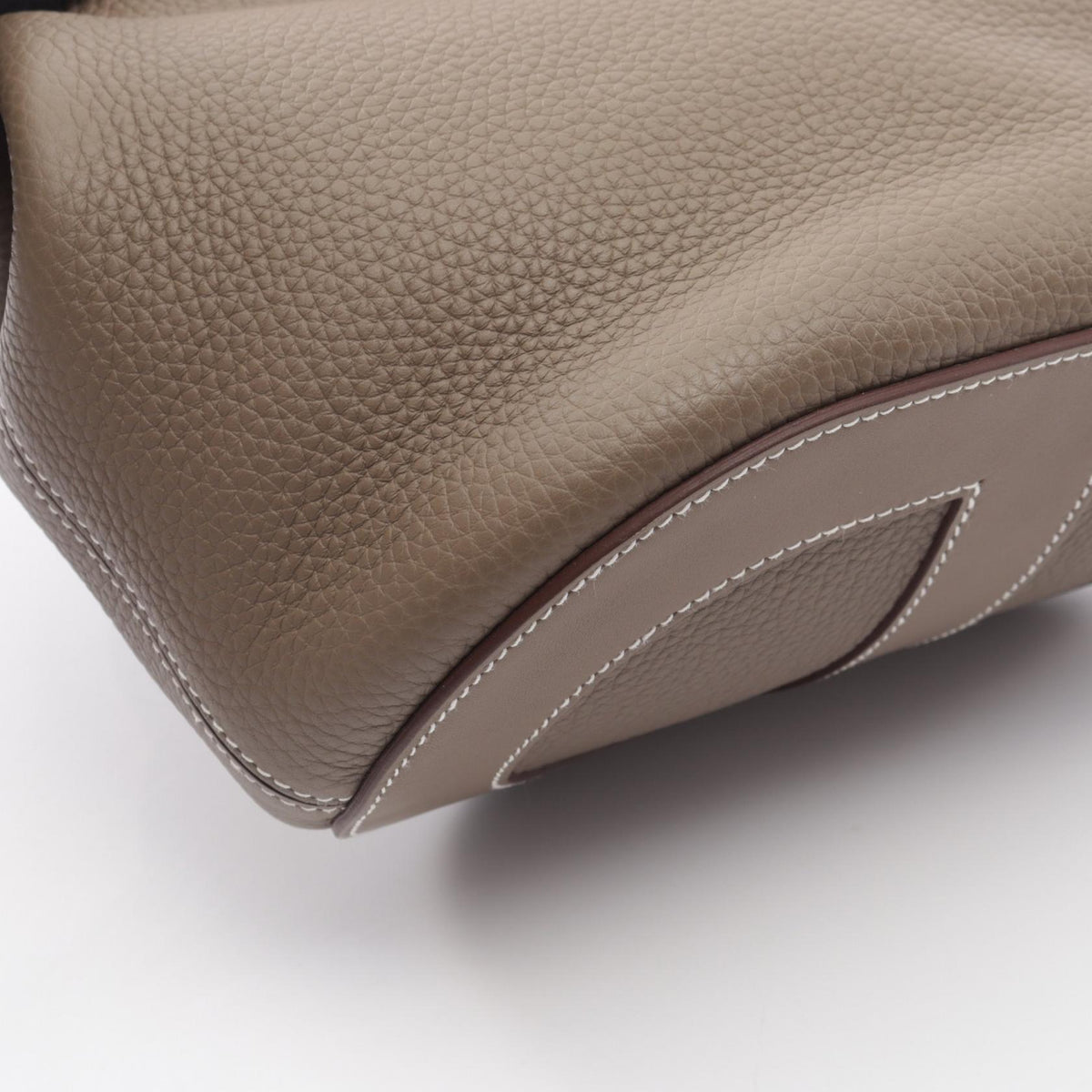 HERMES In The Loop 23 Etoupe Handle Bag