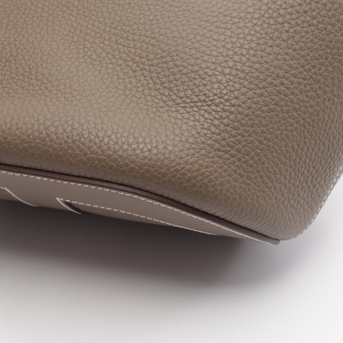 HERMES In The Loop 23 Etoupe Handle Bag