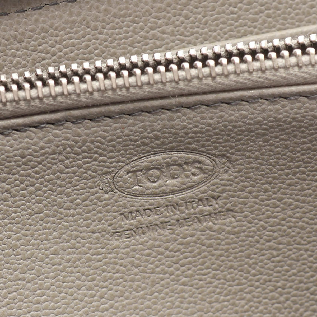 TOD'S Leather Round Zip Wallet Gray