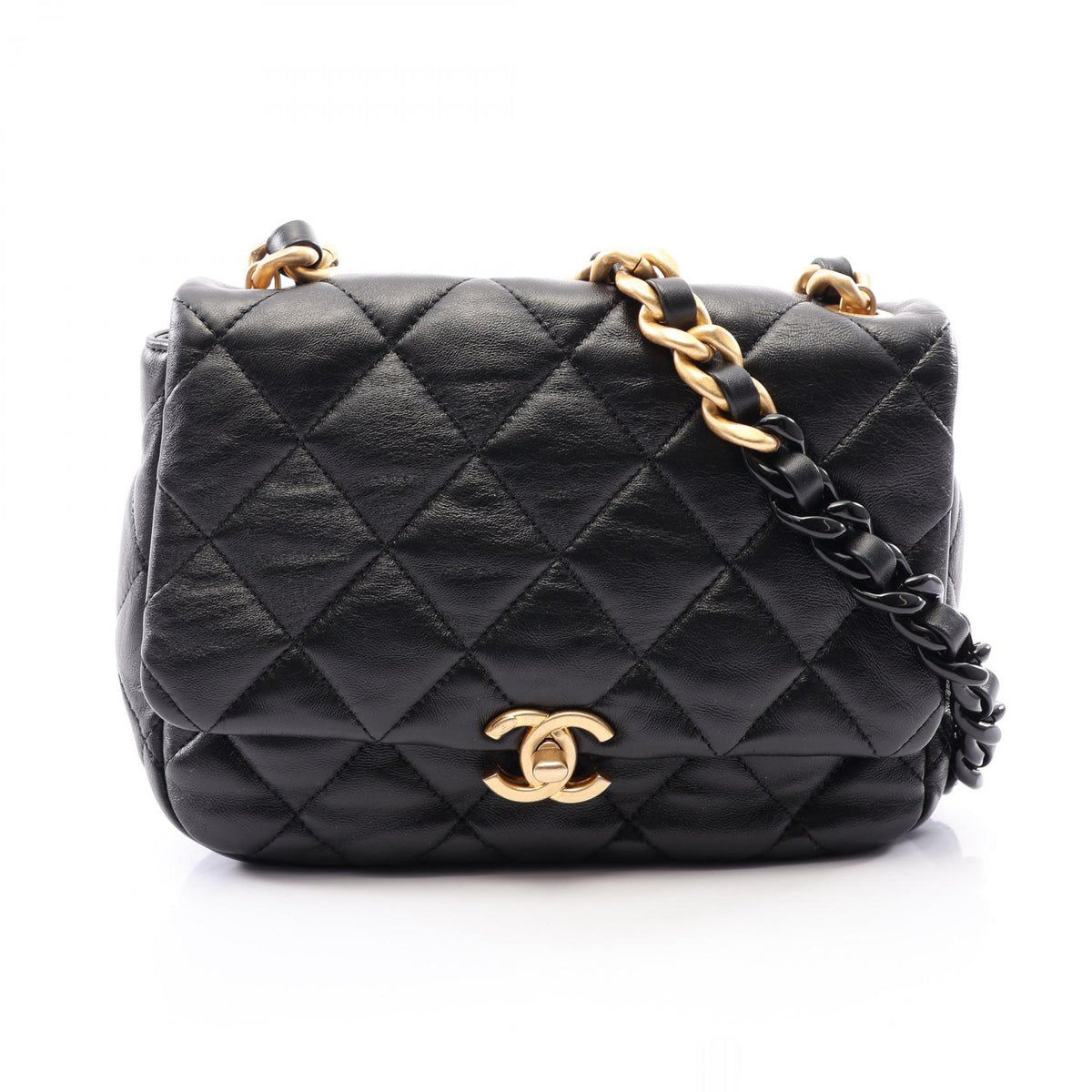 CHANEL Matelasse Leather Shoulder Bag