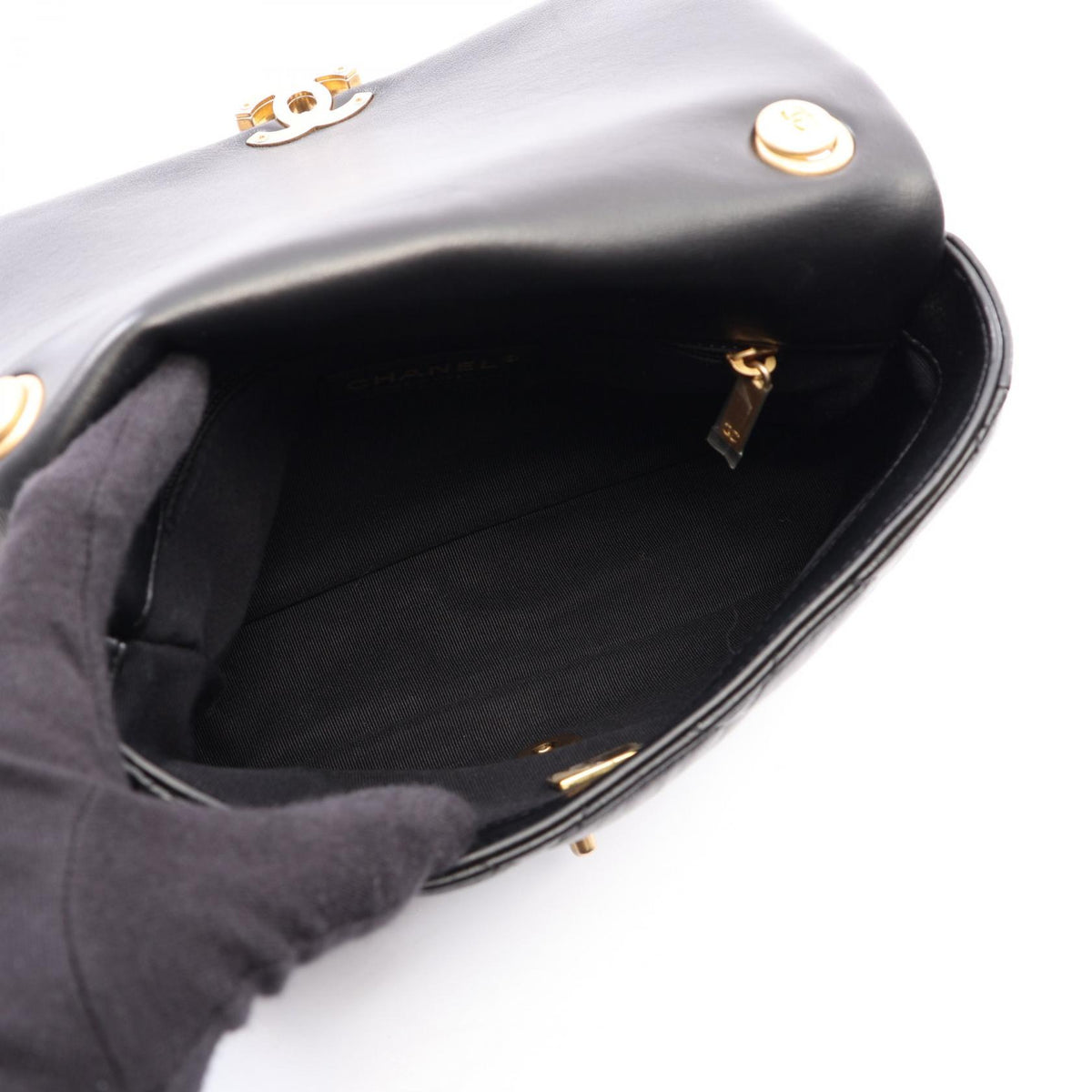 CHANEL Matelasse Leather Shoulder Bag