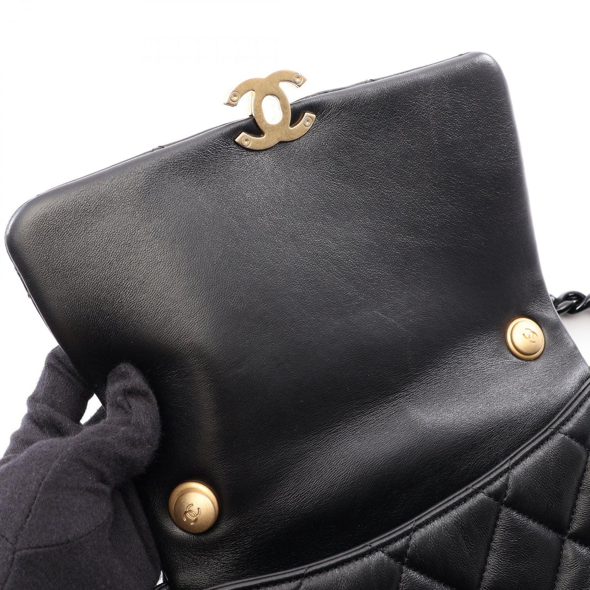 CHANEL Matelasse Leather Shoulder Bag