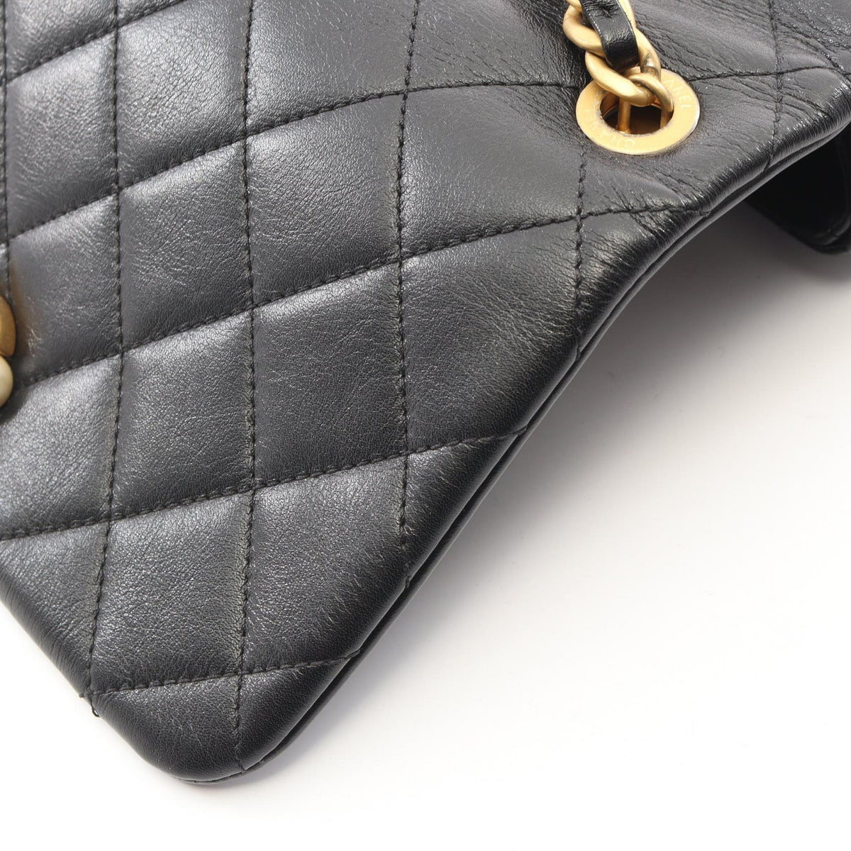 CHANEL Matelassé Leather Shoulder Bag