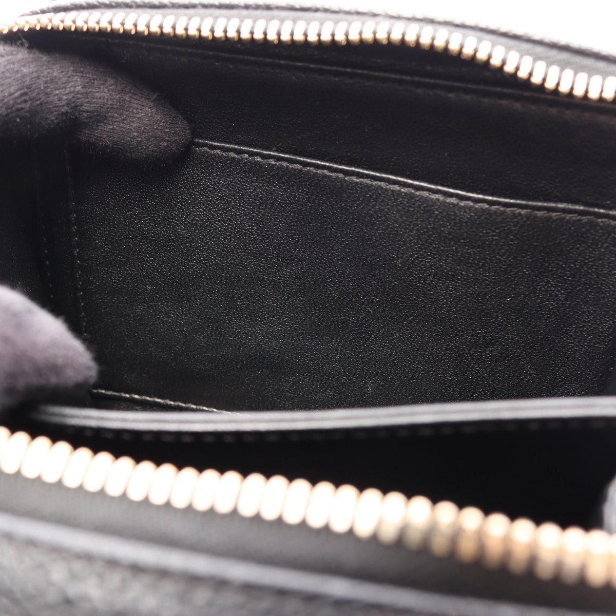 CHANEL CC Filigree Black Shoulder Bag