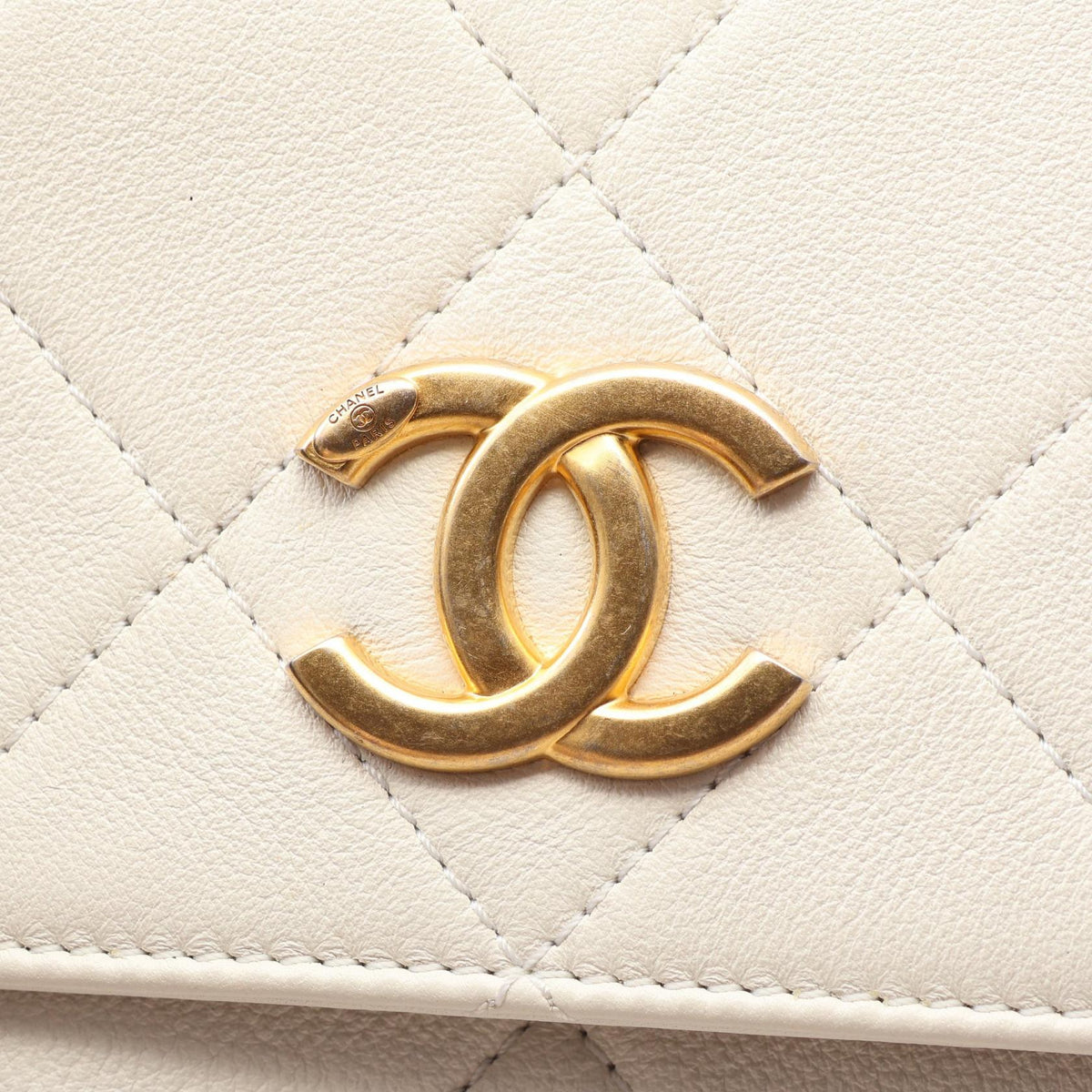 CHANEL Matelassé Faux Pearl Shoulder Bag