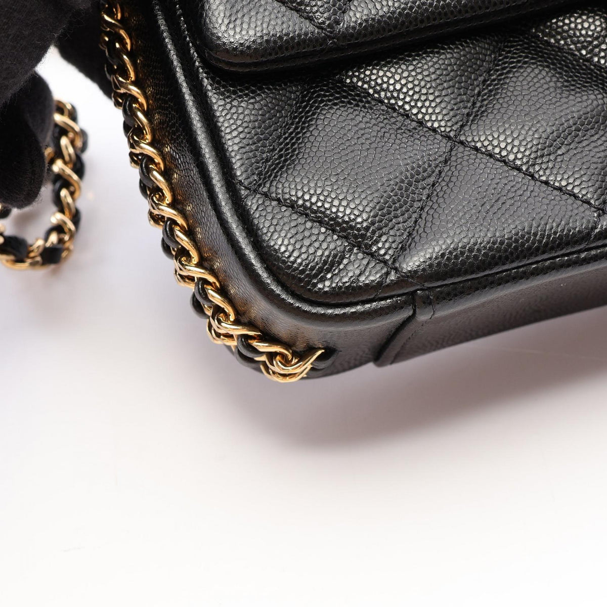 CHANEL Matelasse Caviar Skin Bag Black