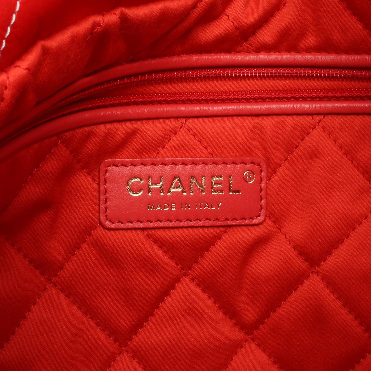 CHANEL Matelasse Chanel 22 Shoulder Bag