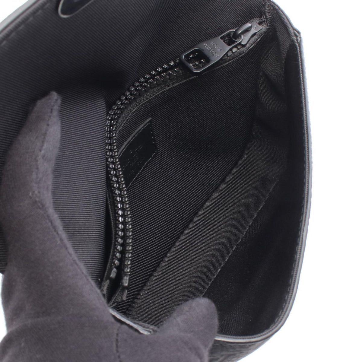 LOUIS VUITTON S-Lock Noir Bag Black