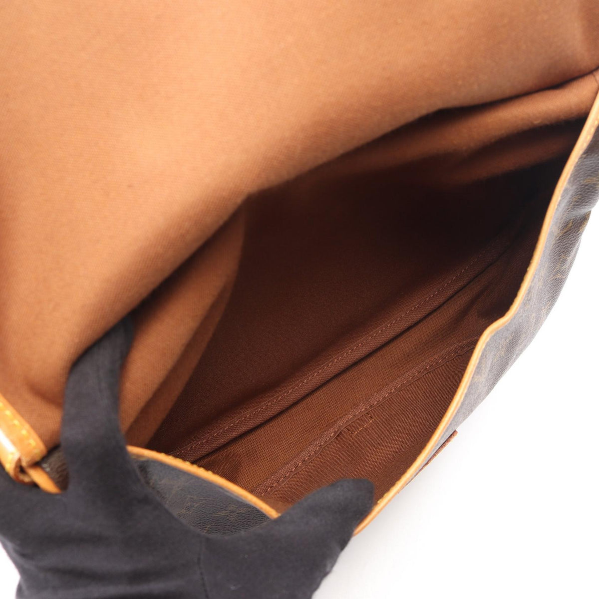 LOUIS VUITTON Saumur 30 Shoulder Bag