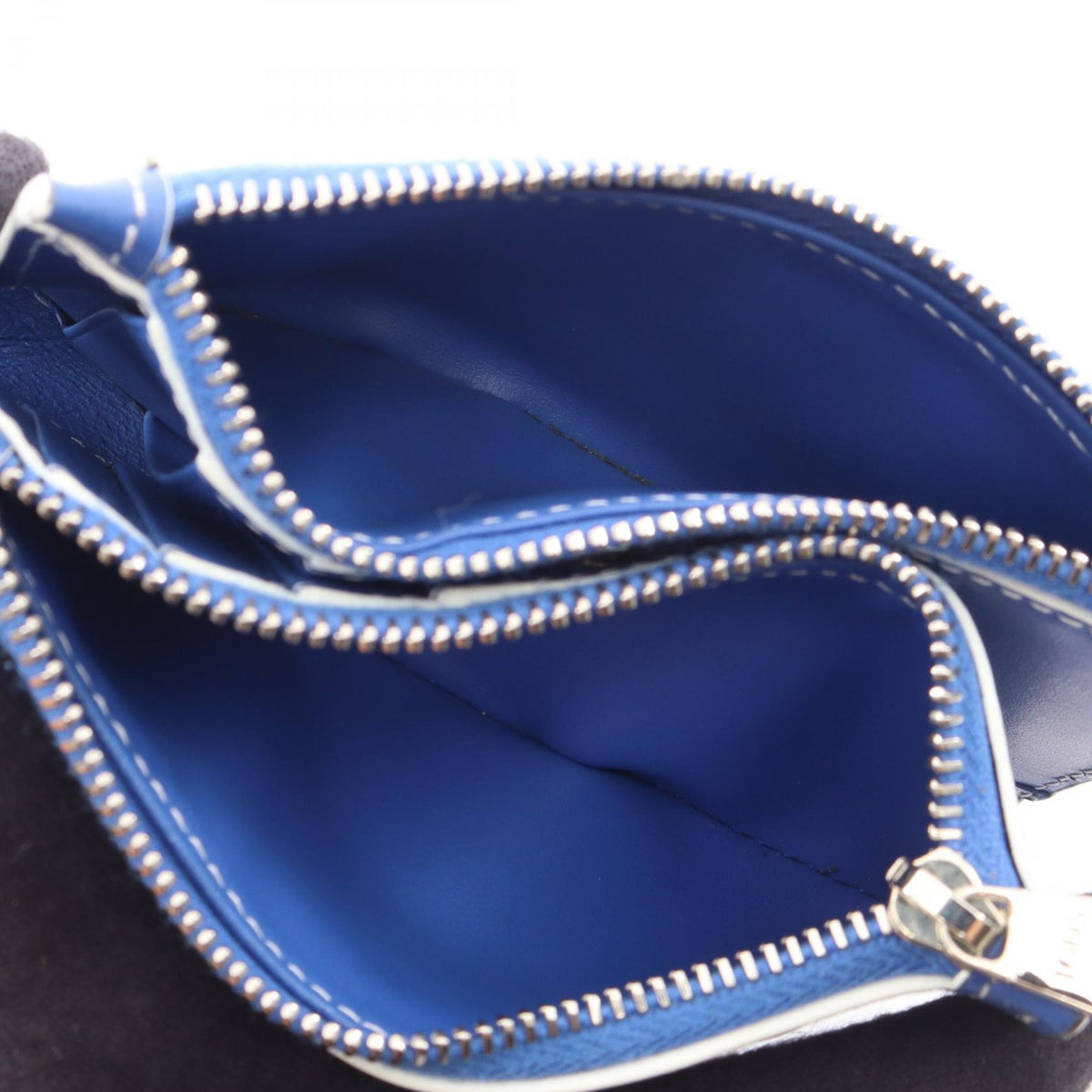 TOD'S Embossed Logo Lion Wallet Blue