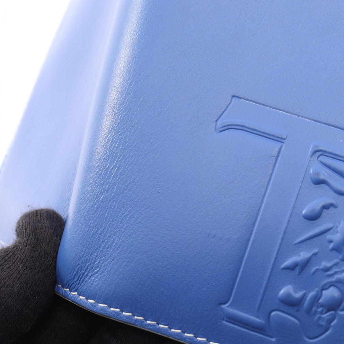 TOD'S Embossed Logo Lion Wallet Blue