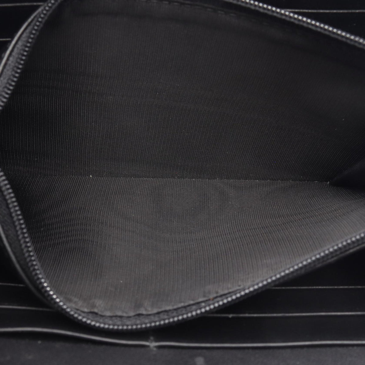 GUCCI Microguccissima Round Wallet Black