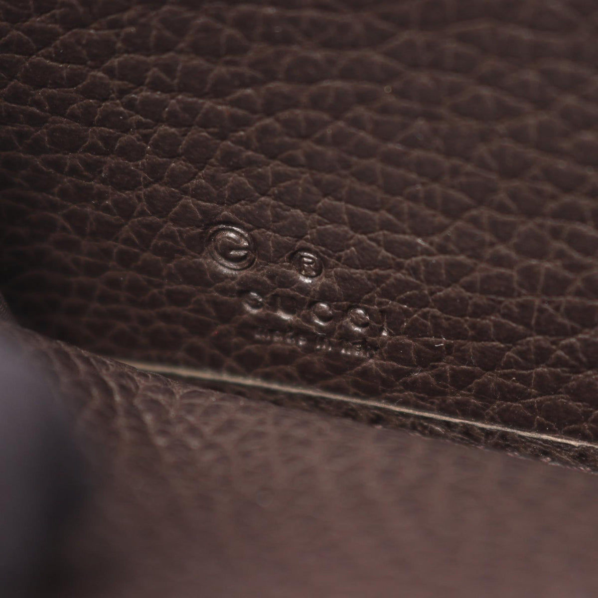 GUCCI Interlocking G Leather Zip Wallet
