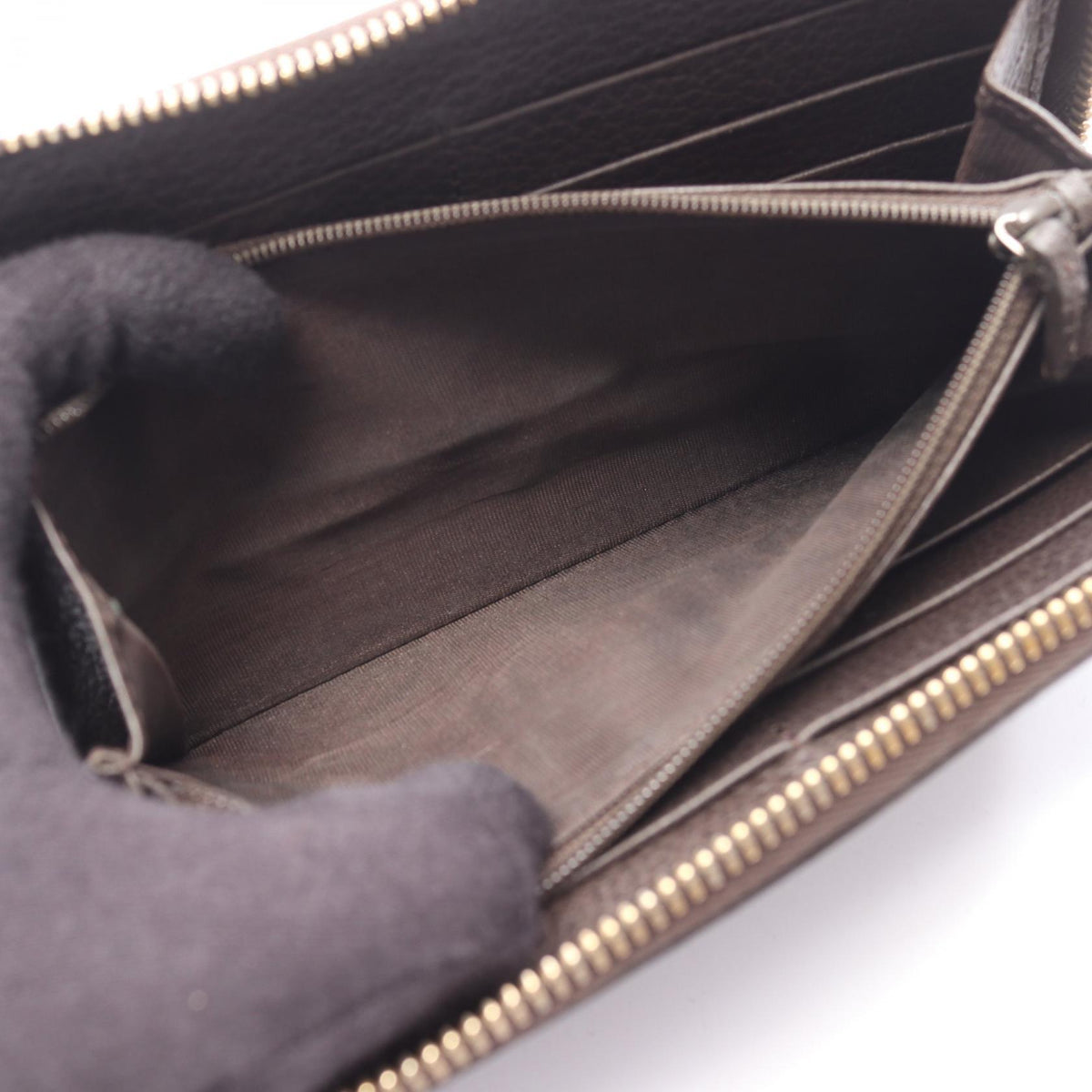 GUCCI Interlocking G Leather Zip Wallet