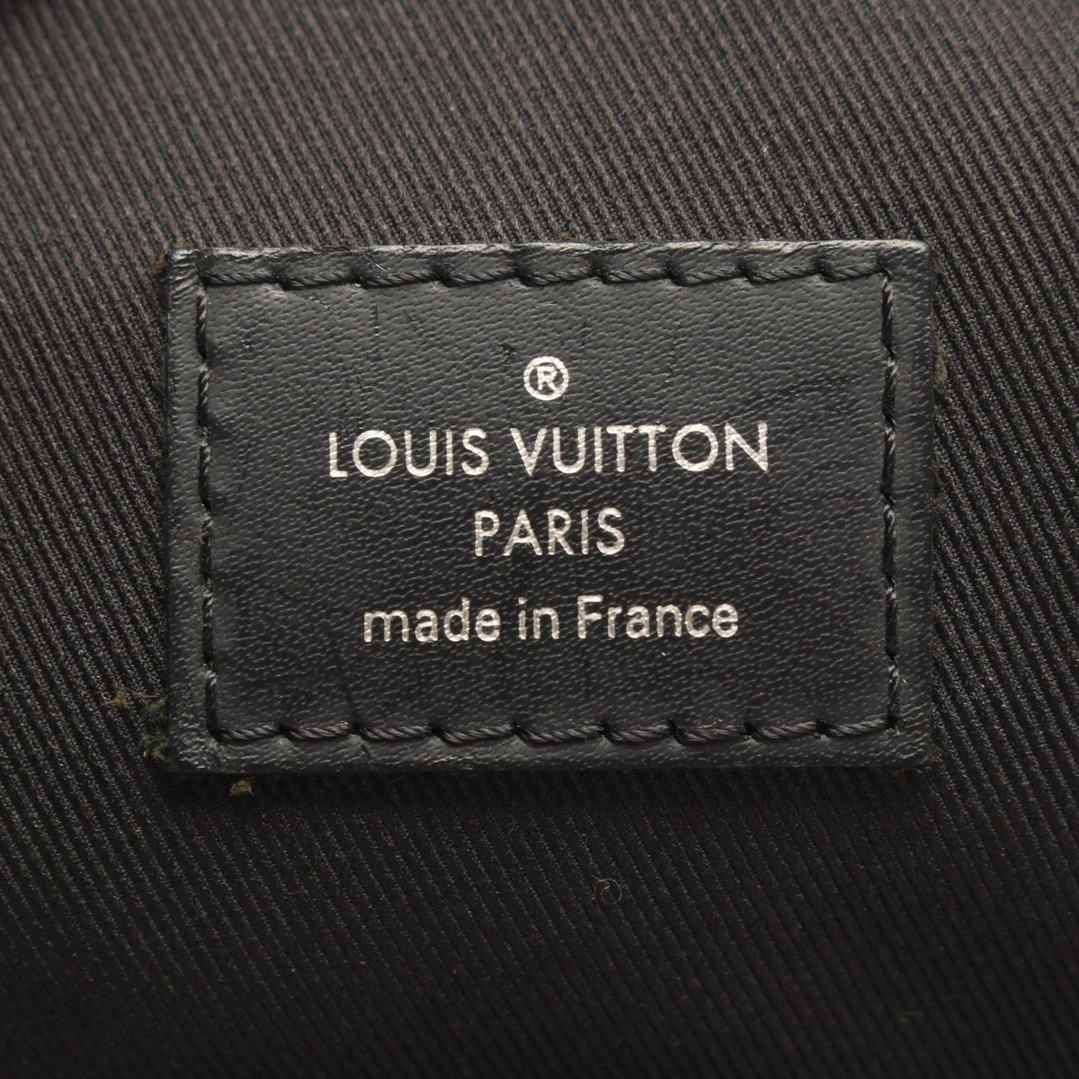LOUIS VUITTON Avenue Damier Graphite Sling Bag Black