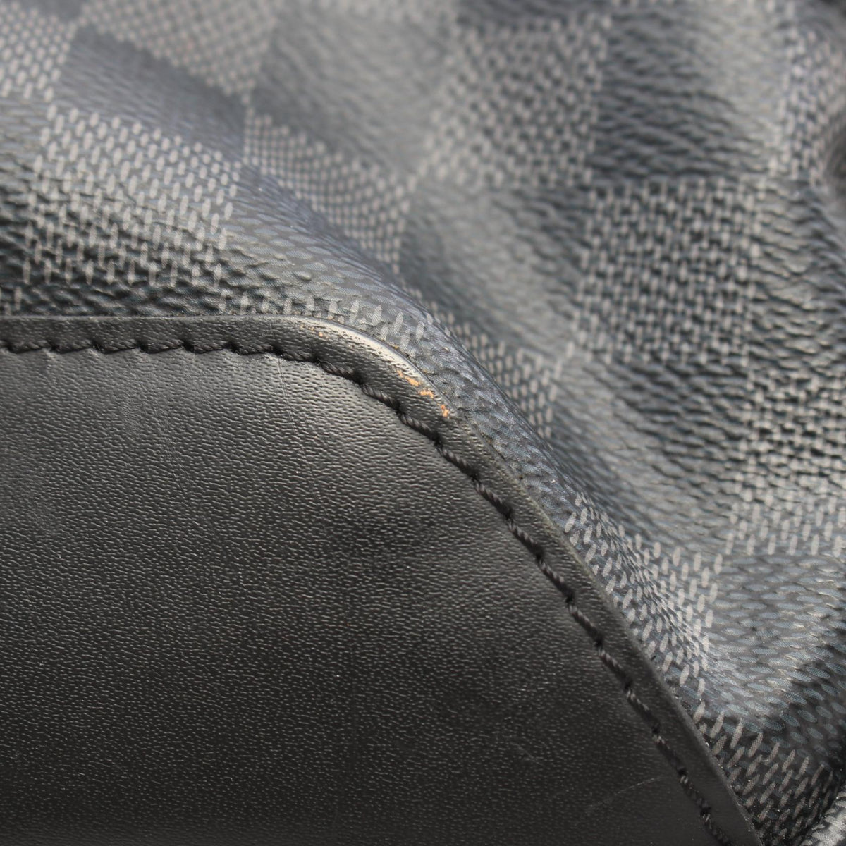 LOUIS VUITTON Avenue Damier Graphite Sling Bag Black