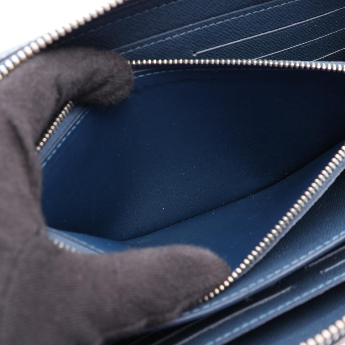 LOUIS VUITTON Zippy XL Taiga Stripe Ocean Wallet