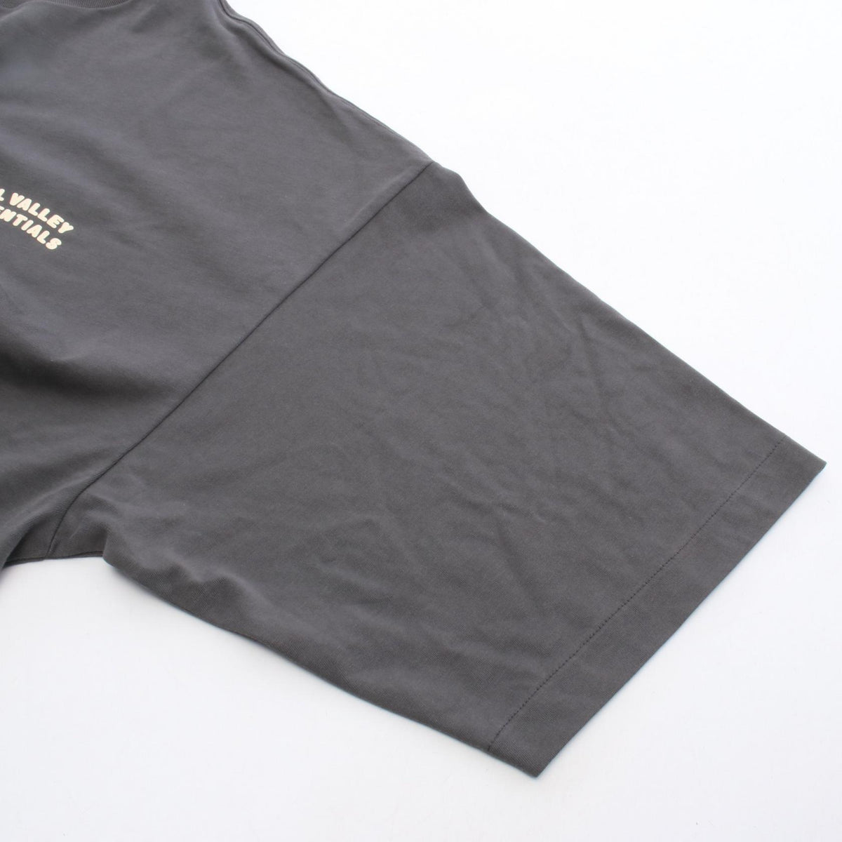 FOG ESSENTIALS Merch Tee Boxy Fit T-Shirt Gray Size L