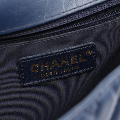 CHANEL Chevron V-Stitch Top Shoulder Bag