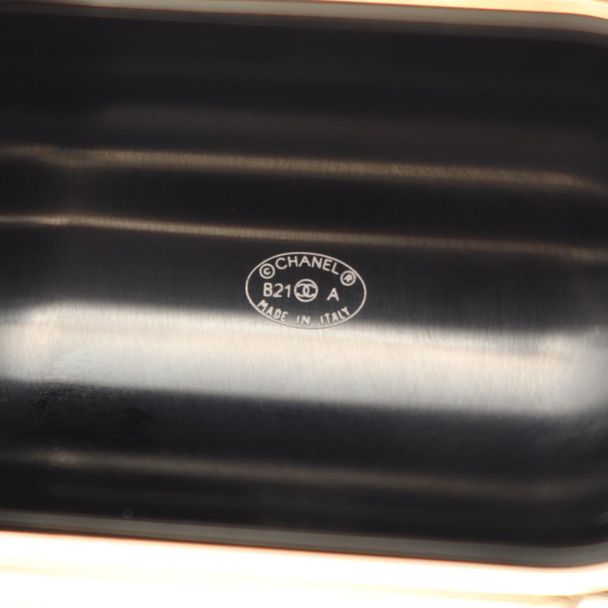 CHANEL B21A Coco Mark AirPods Faux Pearl Bag