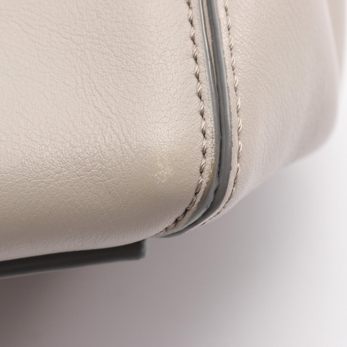 J&M Davidson Beige 2x4 Leather Handbag