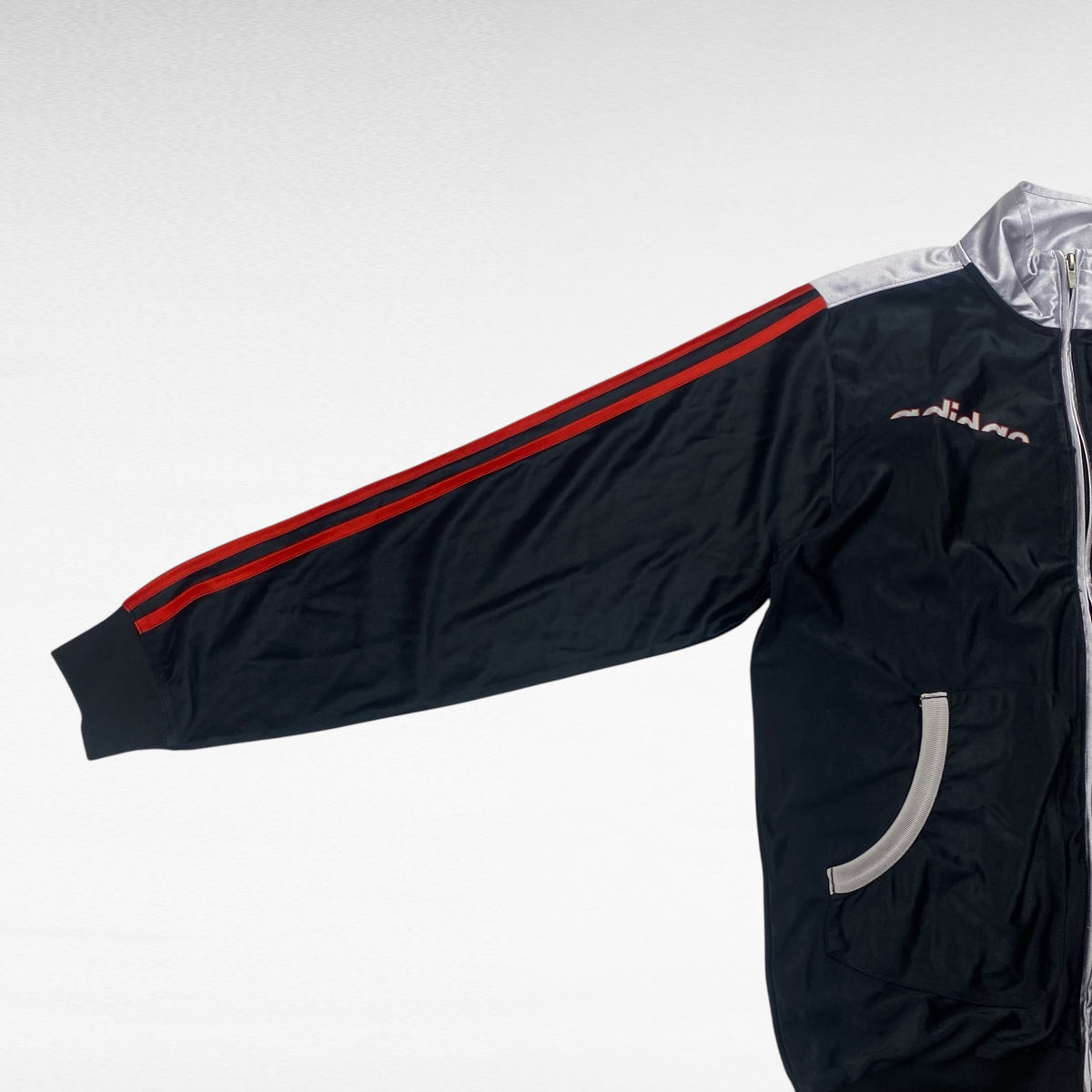 Adidas 00s Jacket Size L