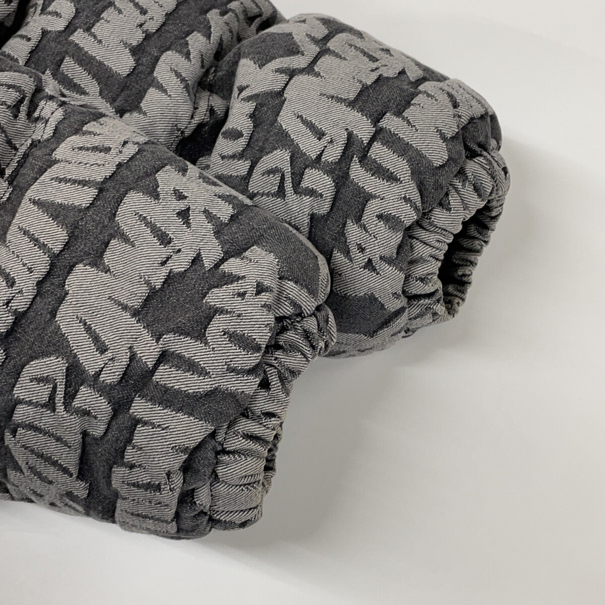 Supreme 22SS Gray Fat Tip Jacquard Puffer Jacket Size M
