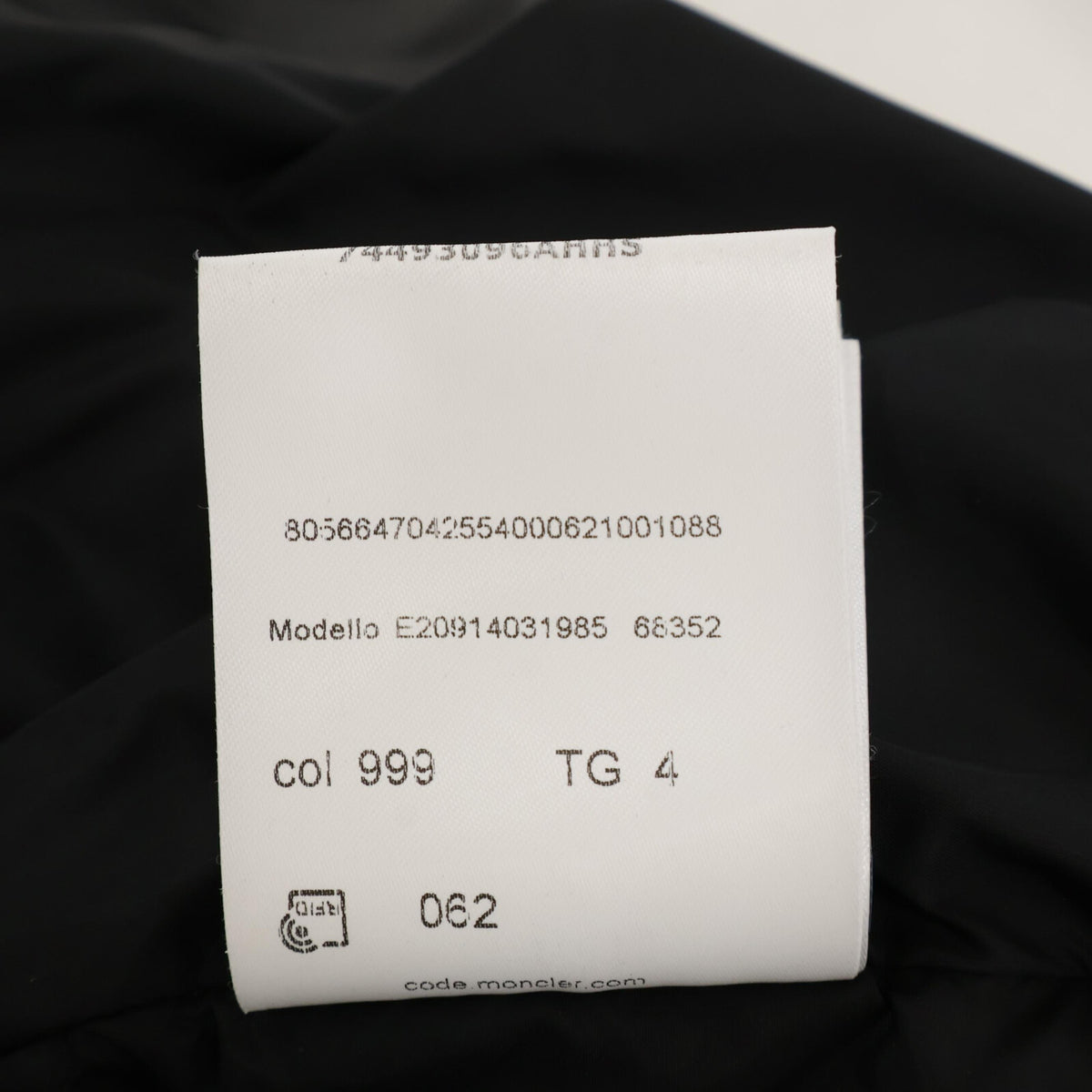 MONCLER LAVEDA Rubber Logo Down Jacket Black Size 4