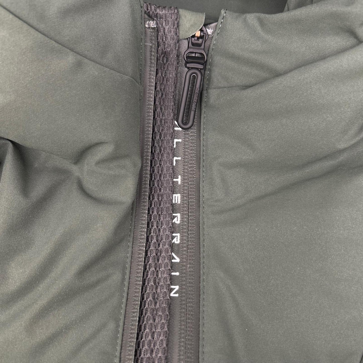 DESCENTE Mizusawa Down SHUTTLE Down Jacket Khaki Size XO