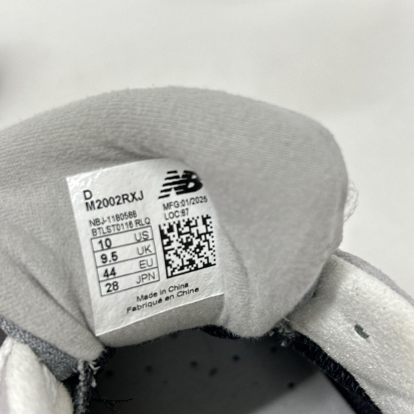 NEW BALANCE M2002RXJ GORE-TEX Made in Gray Sneakers Size 28
