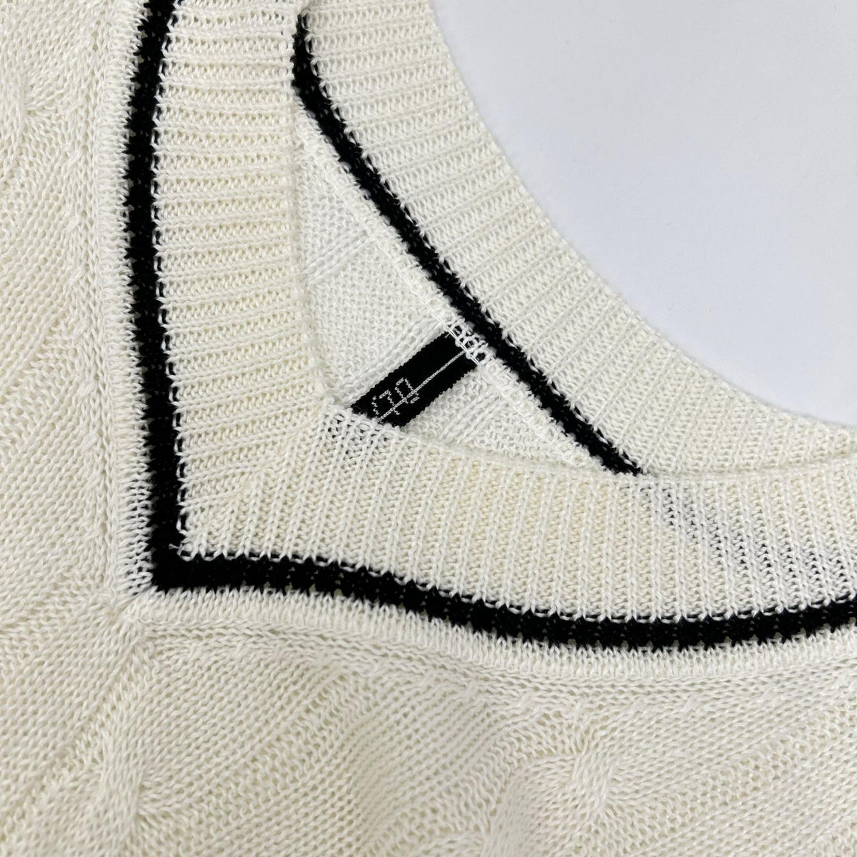 trenta settanta 30/70 Linen V-Neck Knit White/Black