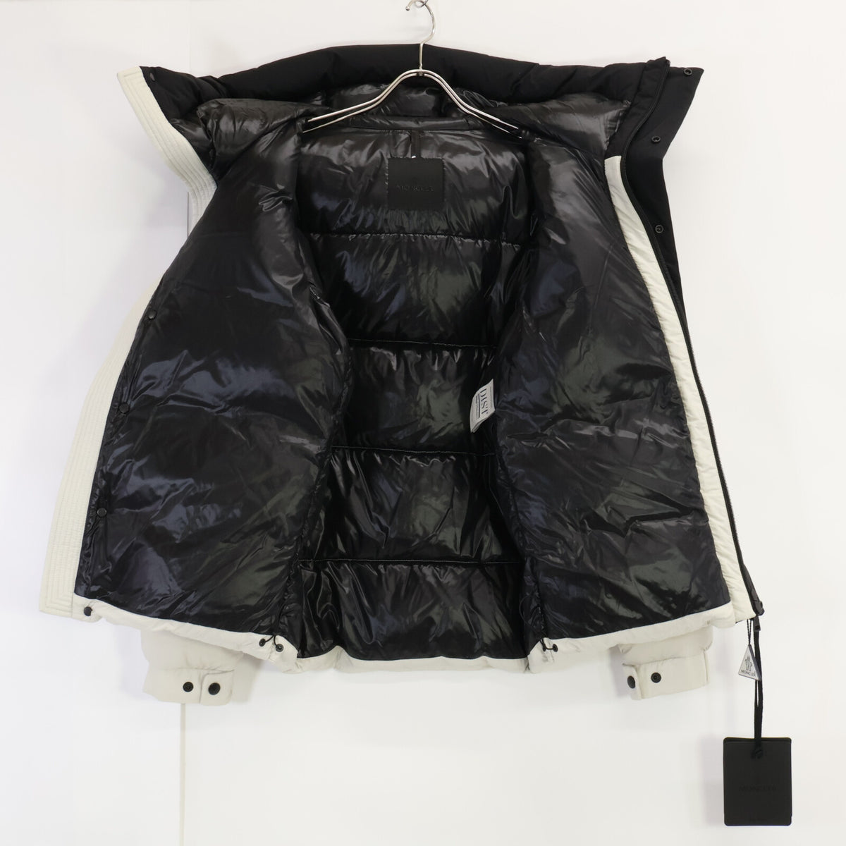 MONCLER 23AW Madeira Down Jacket White/Black Size 1