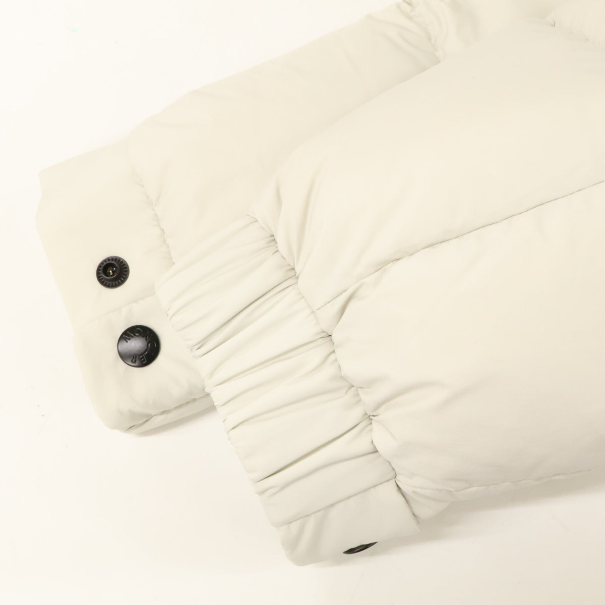MONCLER 23AW Madeira Down Jacket White/Black Size 1