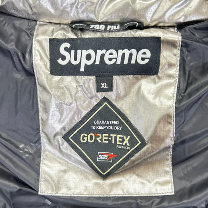Supreme 22AW GORE-TEX 700 Fill Down Parka Silver Jacket Size XK