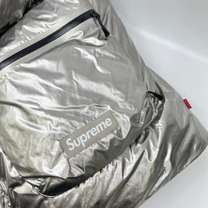 Supreme 22AW GORE-TEX 700 Fill Down Parka Silver Jacket Size XK