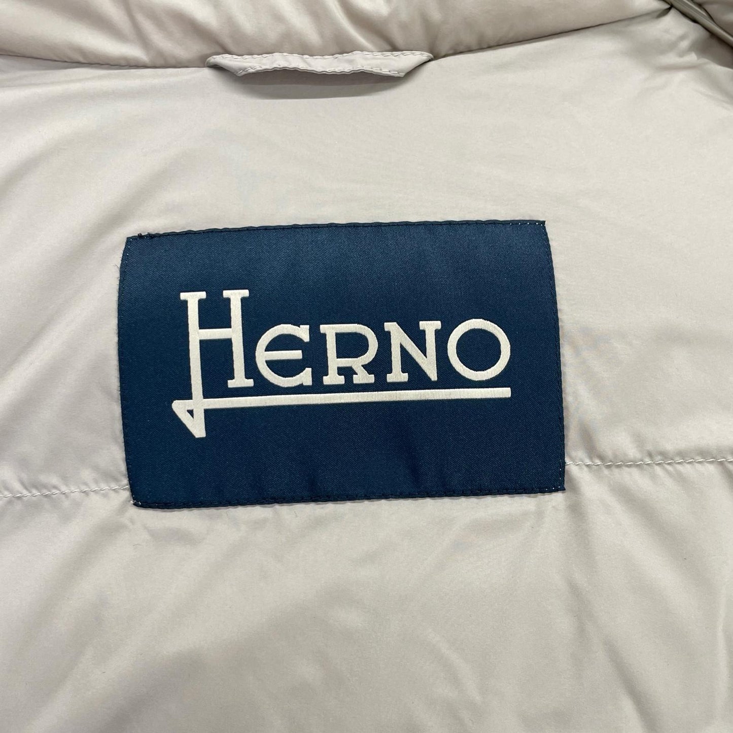 HERNO Water-Repellent Matte Nylon Hooded Vest Beige Size 48