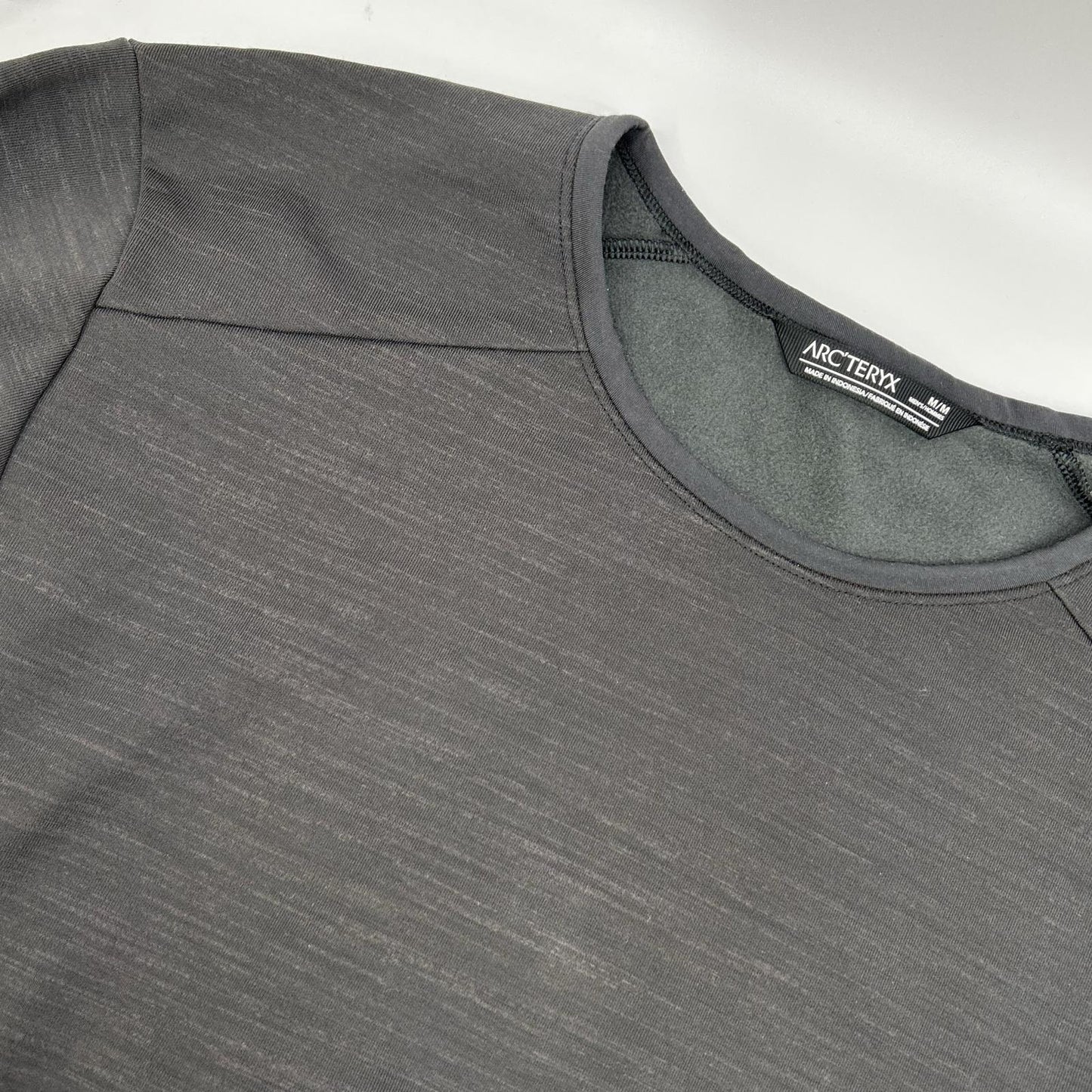 ARC'TERYX 22 Kyanite AR Tech Crew Gray Size M/M