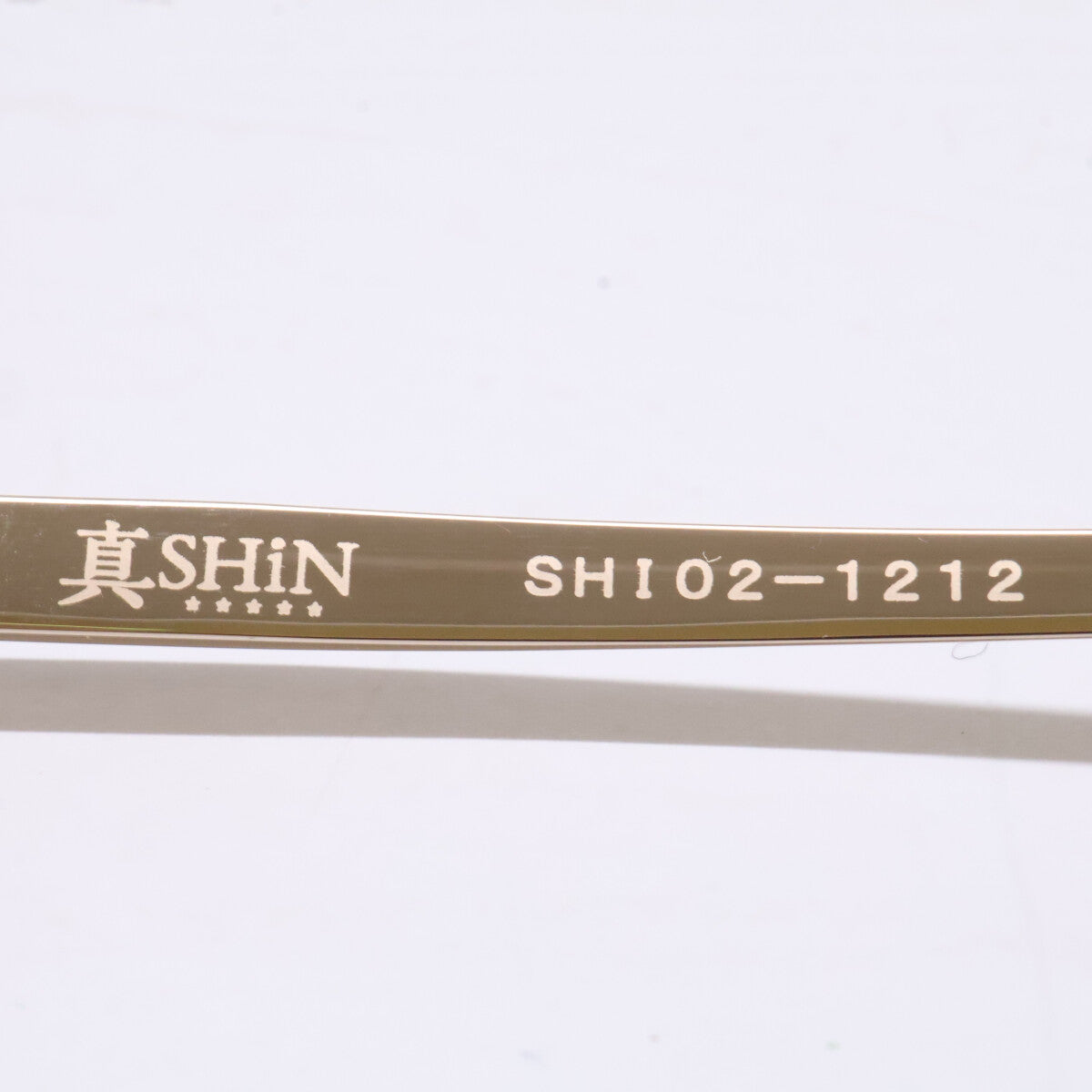 SHiN Matte Gold Square Titanium Eyewear Size 53x17-143