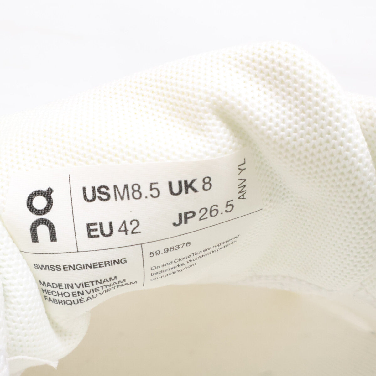 ON White Cloud 5 Running Sneakers Size EU 42