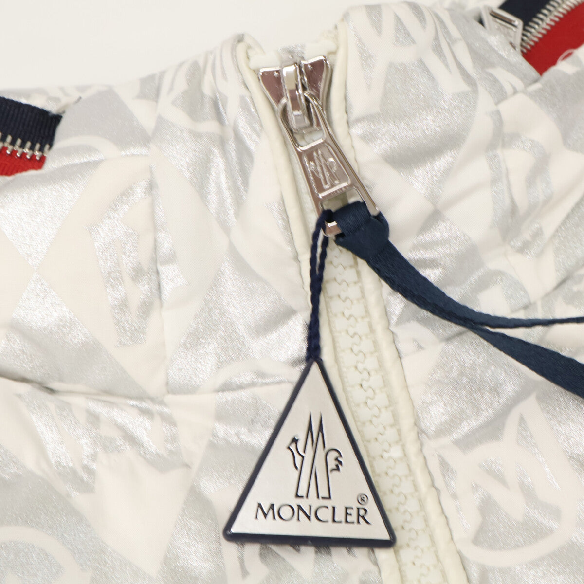 MONCLER '23 BOURNE All-Over Logo Down Jacket White Size 1
