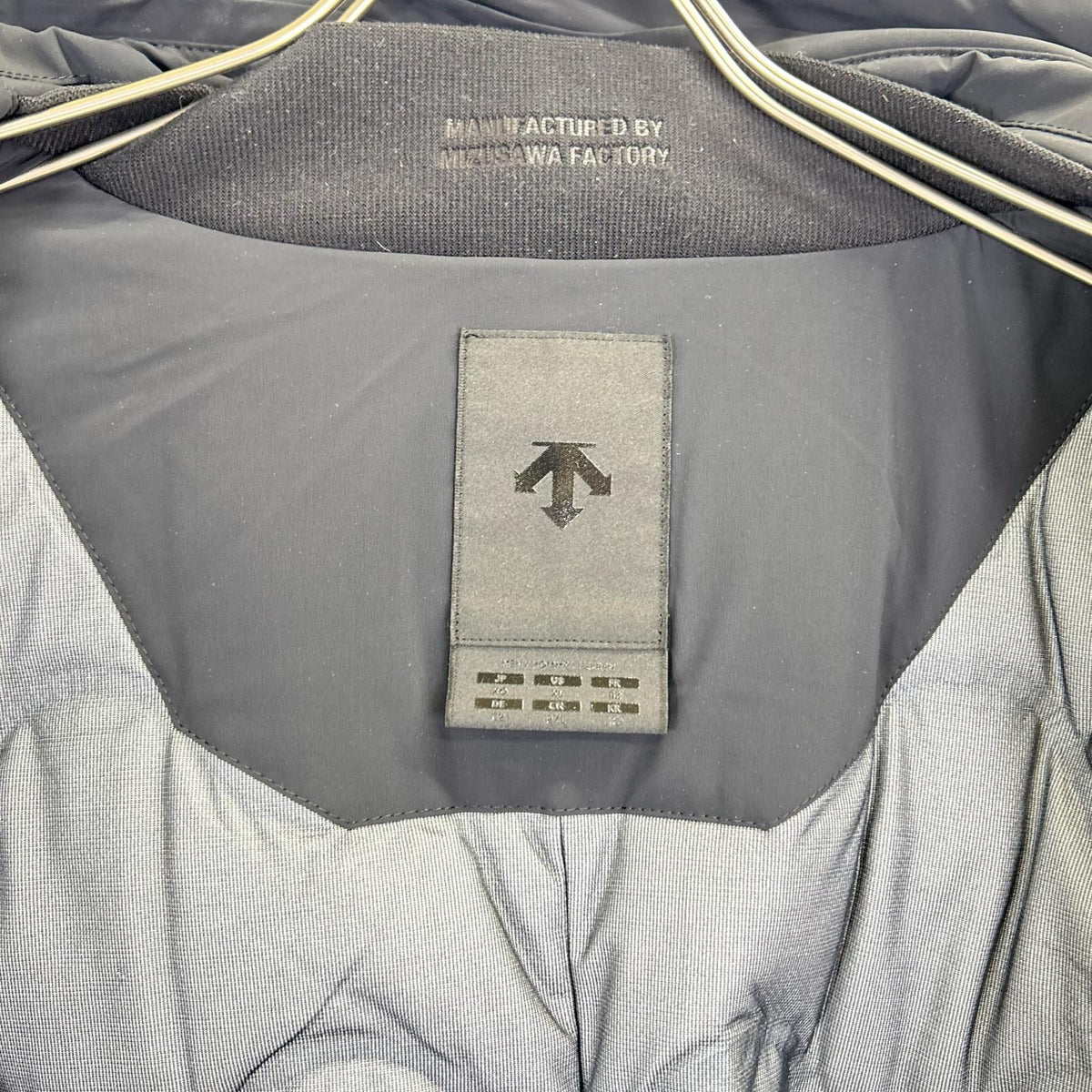 DESCENTE 24AW Mizusawa Invisible Down Coat Navy Size XO