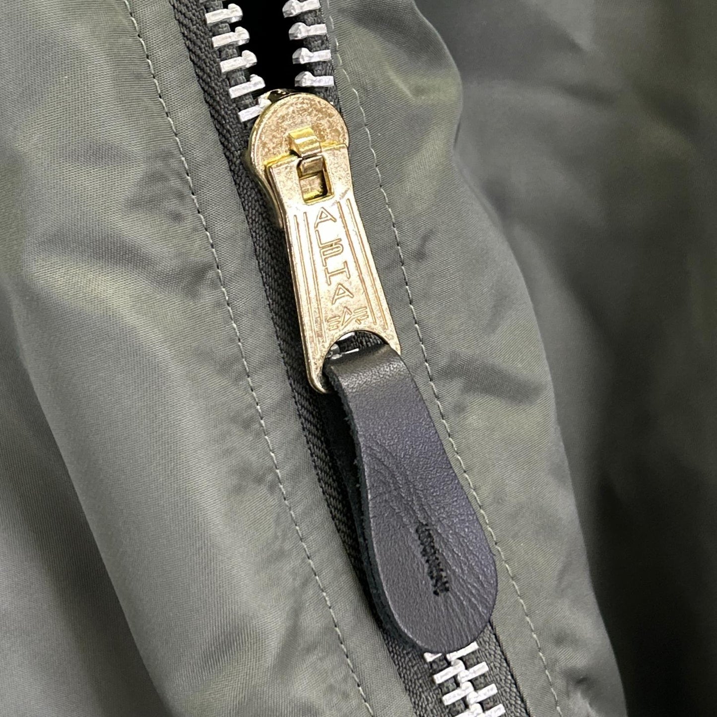 ALPHA INDUSTRIES Moonloid MA-1 Bomber Jacket Khaki Size XL