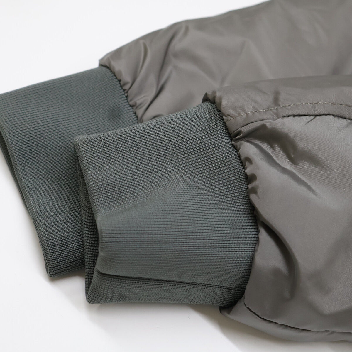 MONCLER POILIOT Hooded Nylon Down Jacket Gray Size 3