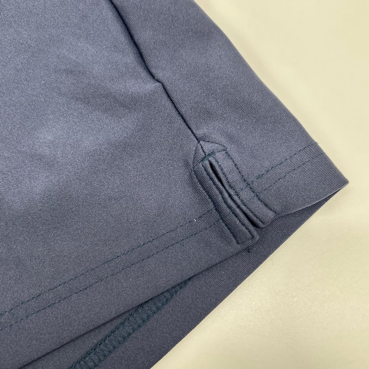 BRIEFING Navy Relaxed Fit High-Neck T-Shirt Size M