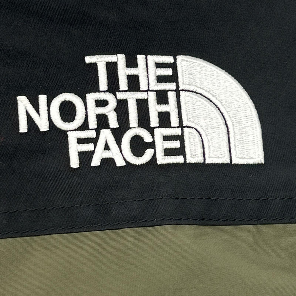 THE NORTH FACE ND92454 Mountain Down Jacket Green Size S