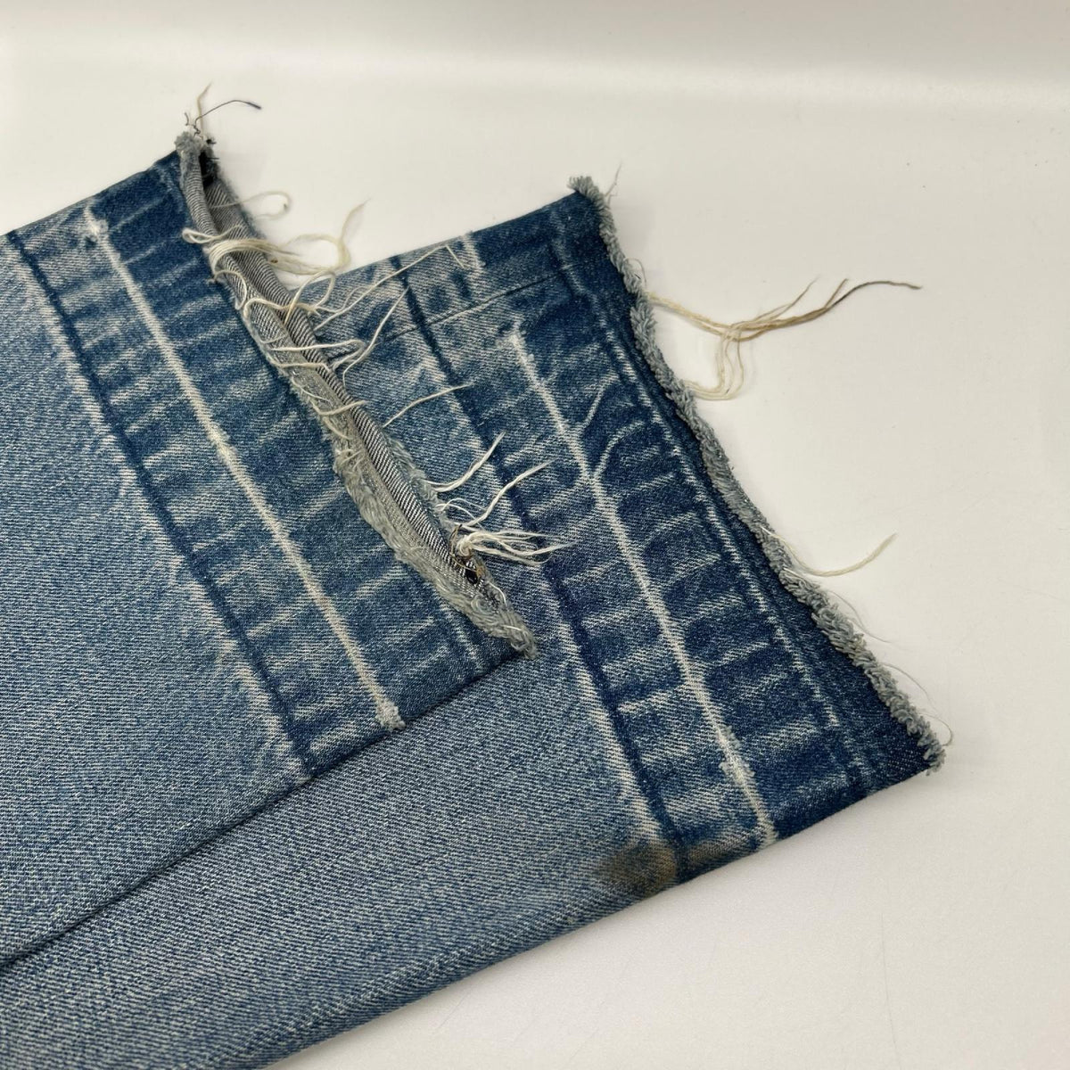CELINE Wesley Indigo Denim Jeans Size 31